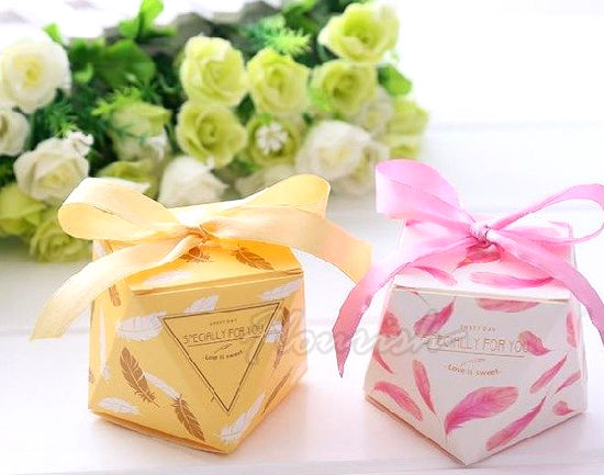 Lovely Heart Design Lila Farbe Pappe Bridemaid Geschenkbox mit Band