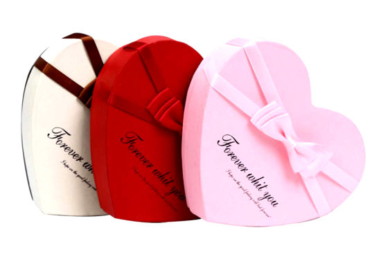 Burgunder beschichtetes Papier Herzförmige Hochzeitsbevorzugung Candy Box mit Band